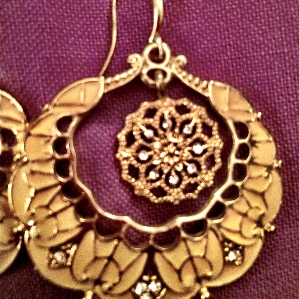 Amrita Singh Earrings View 2